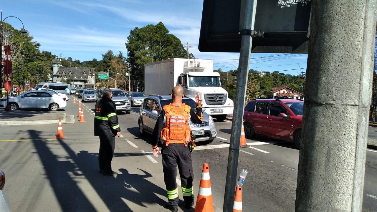 Gramado Contra o Coronavírus 2 mil pessoas são abordadas, 12 termos de descumprimento confeccionados e 44 estabelecimentos visitados