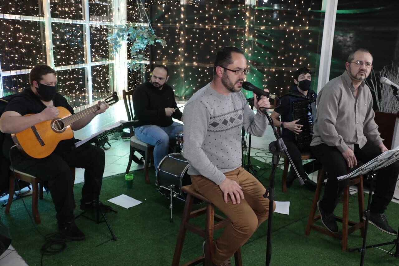 Gramado - Música sertaneja deu o tom da Sexta Live Show