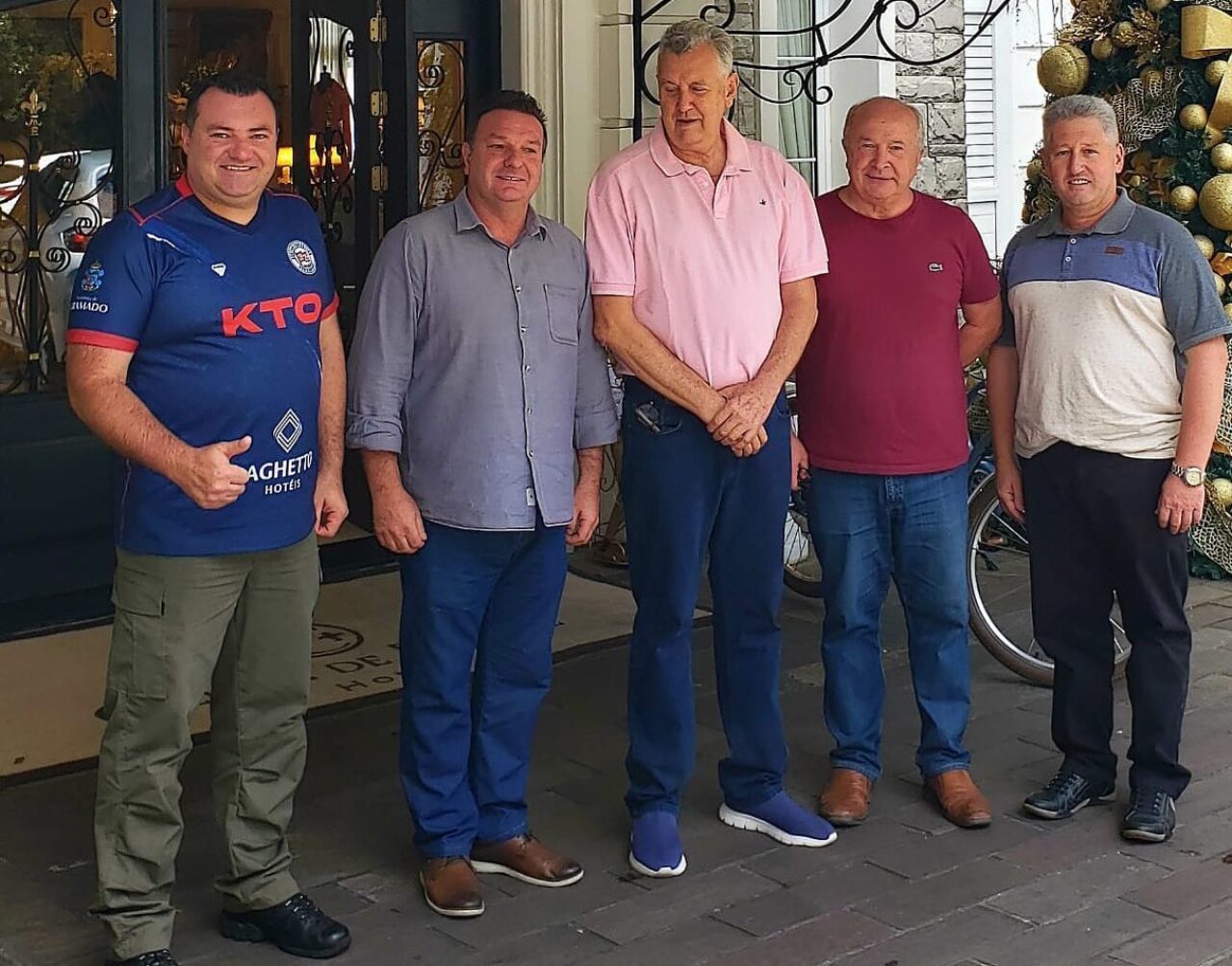 Foto: Cavallin, Jeferson, Heinze, Luia e Volnei.