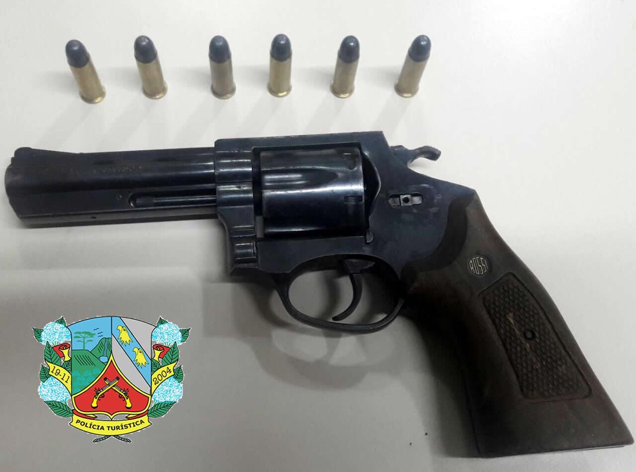 Homem é preso por porte ilegal de arma de fogo