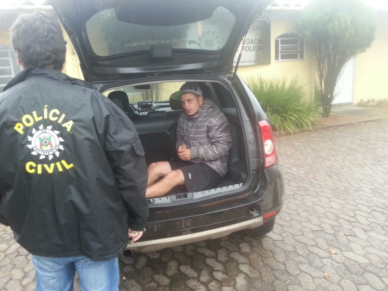 IMG-20150418-WA000