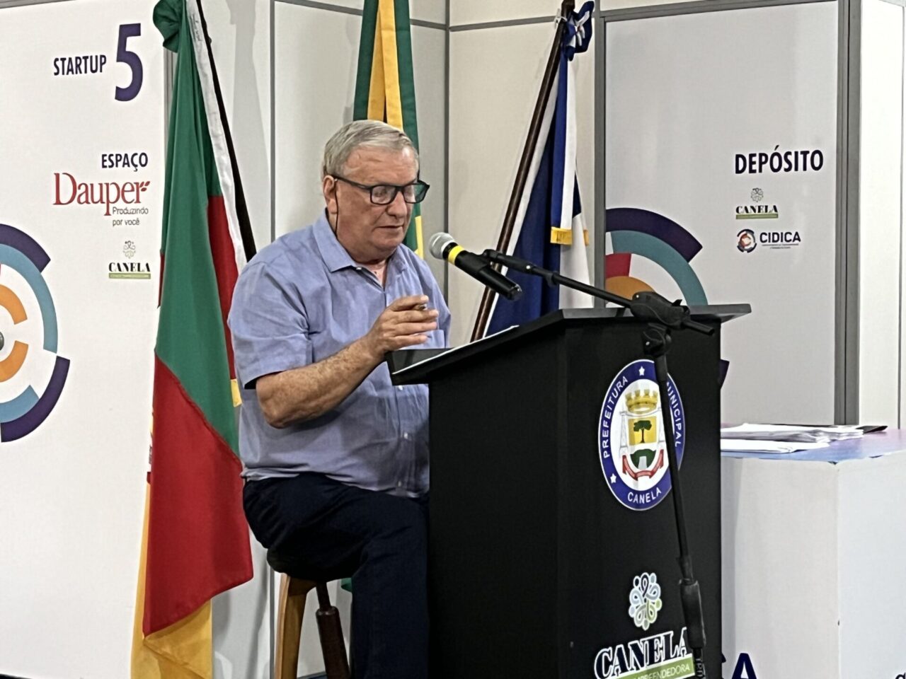 Constantino, on fire, contra-ataca