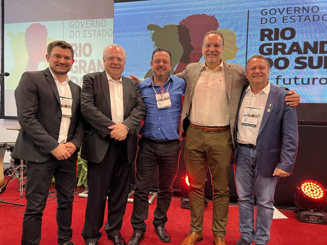 Na foto: Gabriel Fogaça, Chefe de Gabinete; Vilson Covatti, secretário de Turismo do Estado RS; Gilmar Ferreira, secretário de Turismo de Canela; Luiz Fernando Rodriguez, secretário Adjunto de Turismo do Estado RS e Mário Nascimento, vice-prefeito de Santo Ângelo