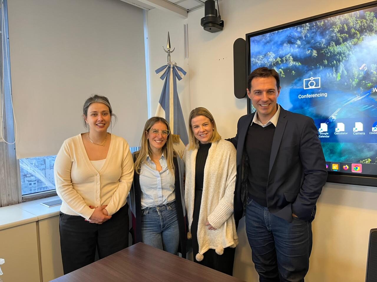 Eduardo e Andréa também estiveram no Instituto Nacional de Promoção Turística (Inprotur) em reunião com a secretária executiva Ana García Allievi e a coordenadora de mercados internacionais Gisella March
Foto: Festuris/Divulgação