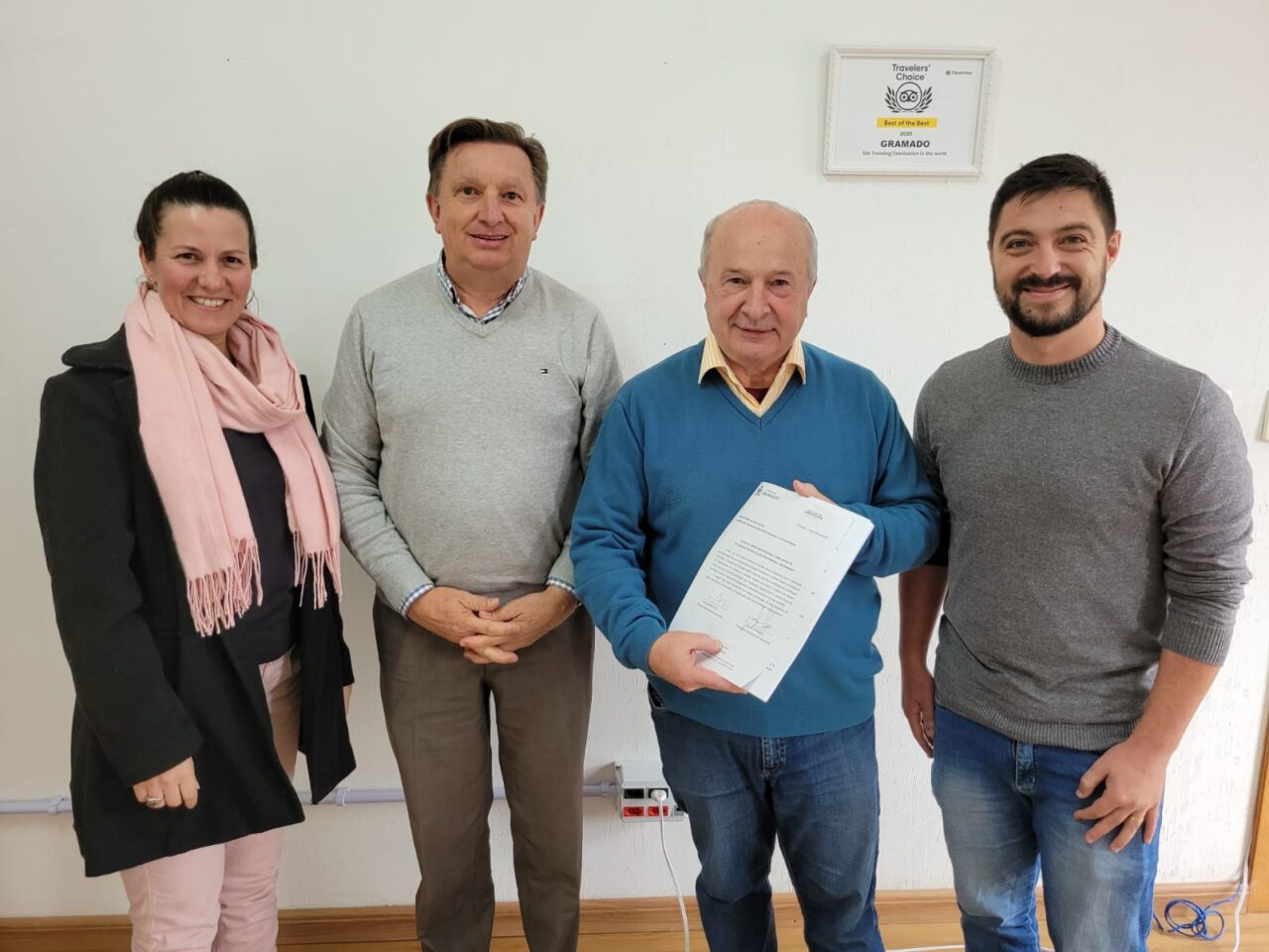 Na foto, Juliana Sehn, Celso, Luia e Ike.