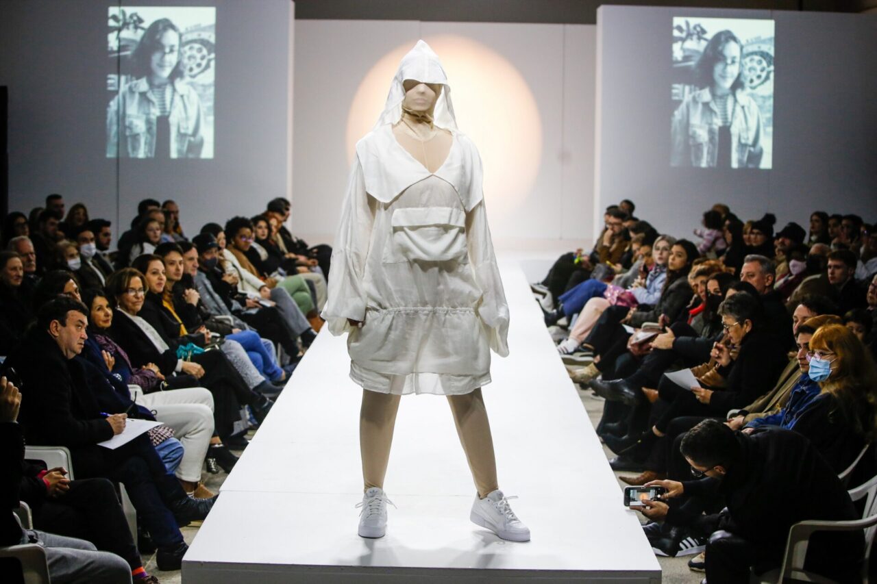 Foto: Roger Clots / Coleção Desert Breath, da acadêmica Nathalia Costella, de 2022