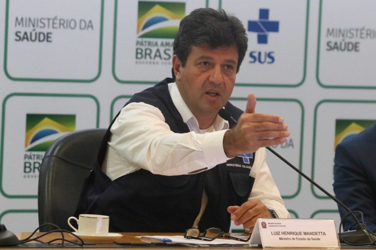 Mandetta recomenda máscaras caseiras de tecido para conter propagação do coronavírus