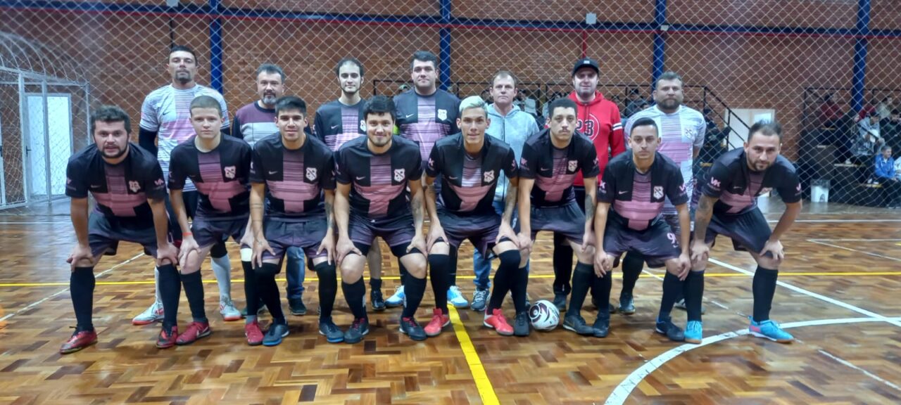 Manipulados goleou e iniciou o torneio com a melhor campanha