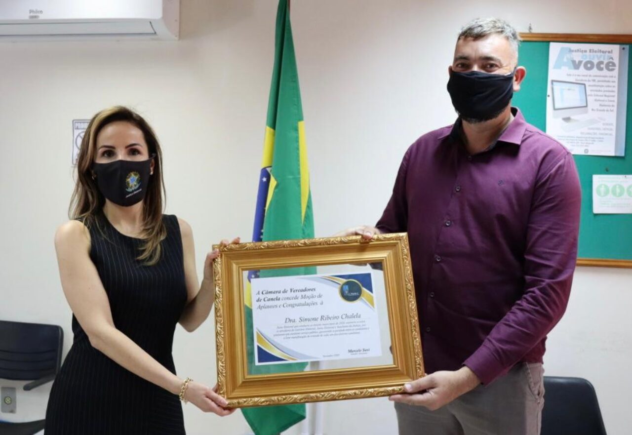 Marcelo Savi homenageia Juíza Eleitoral de Canela com moção de aplausos