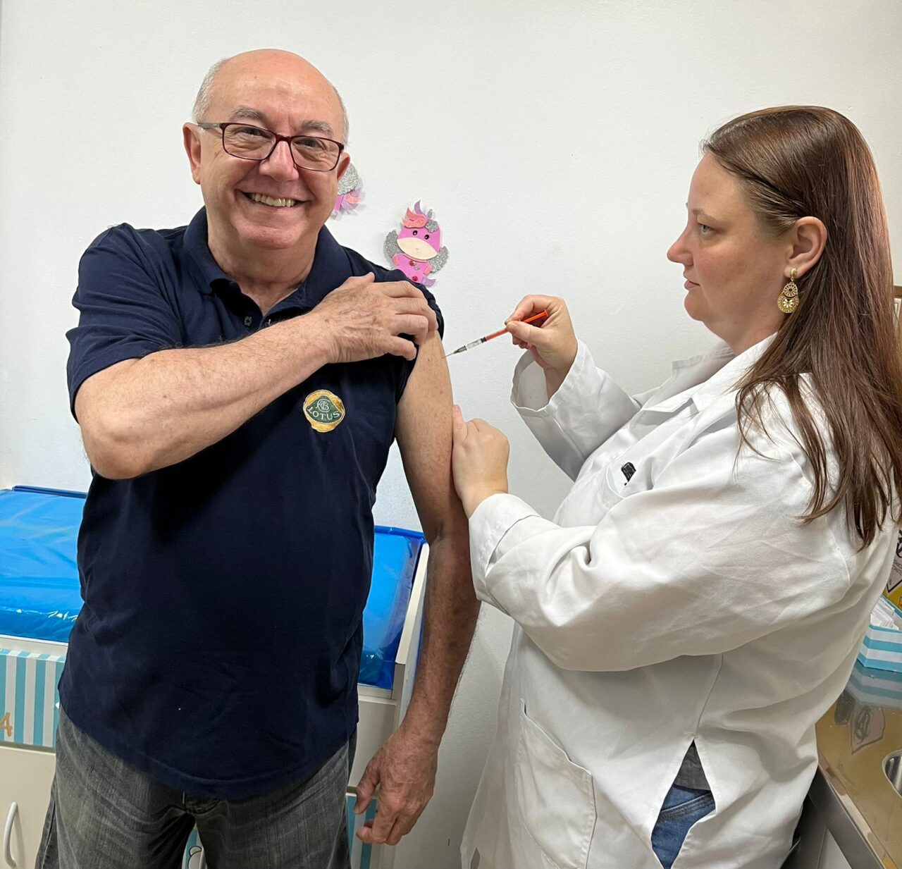 Foto: Mário Enzio Bellio Júnior, de 71 anos, já garantiu a nova dose.