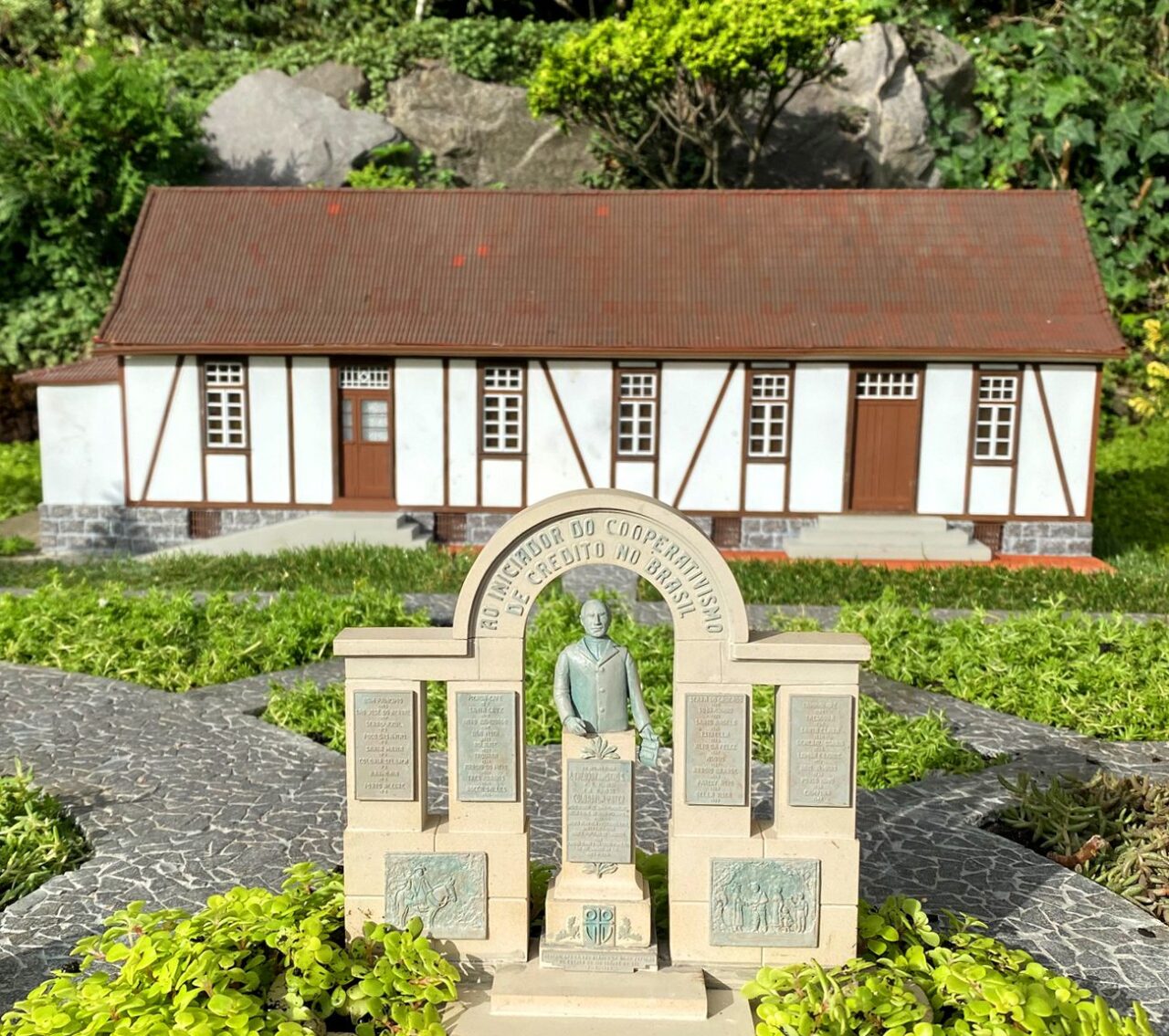 Mini-Mundo-2