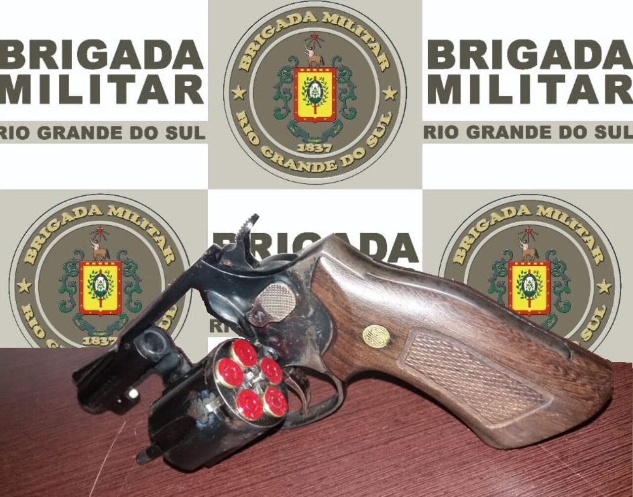 Mulher é presa portando um revólver em frente ao Presídio de Canela