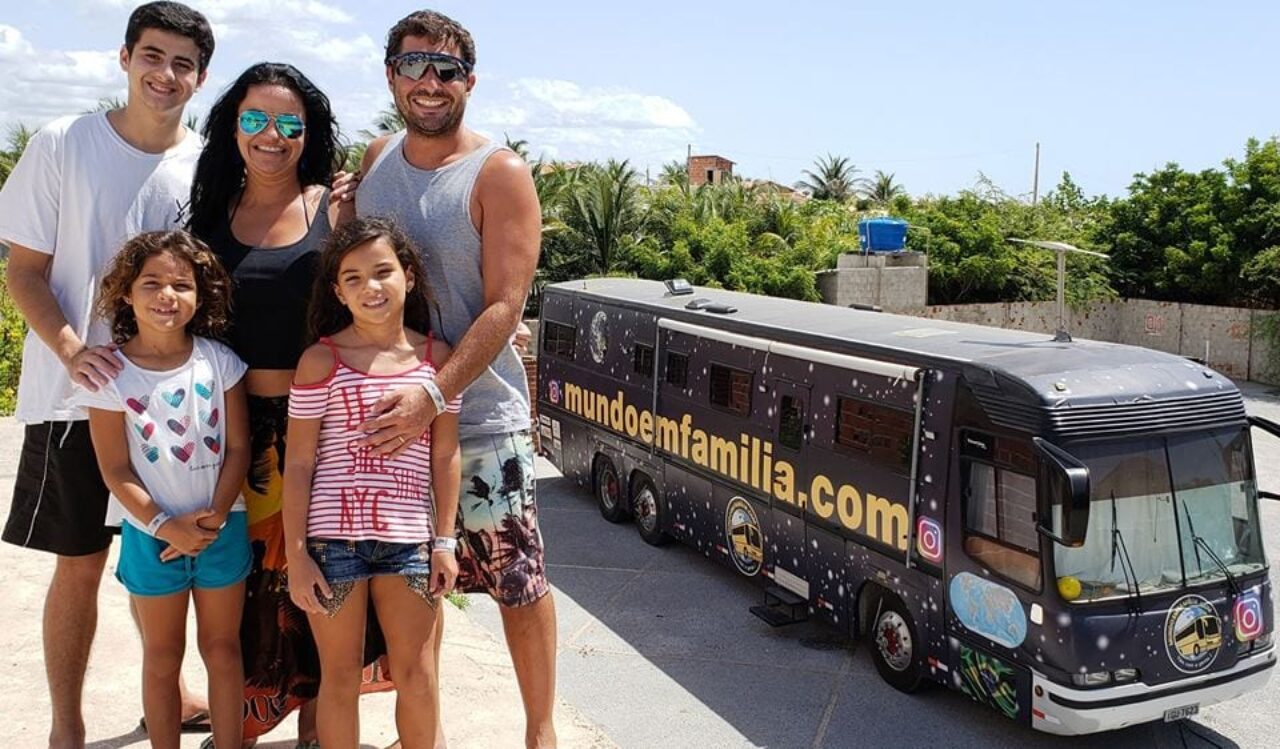 Mundo em Familia