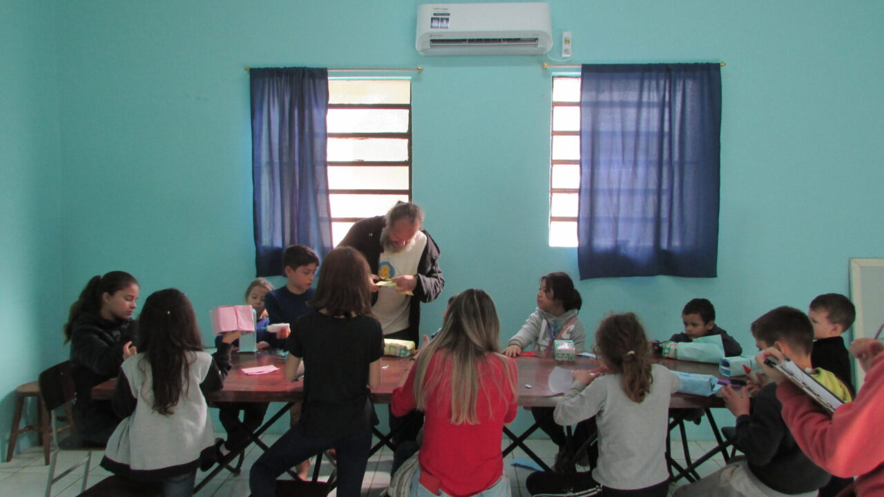 Oficina de Bonecos com Cesar - foto Daiene Cliquet