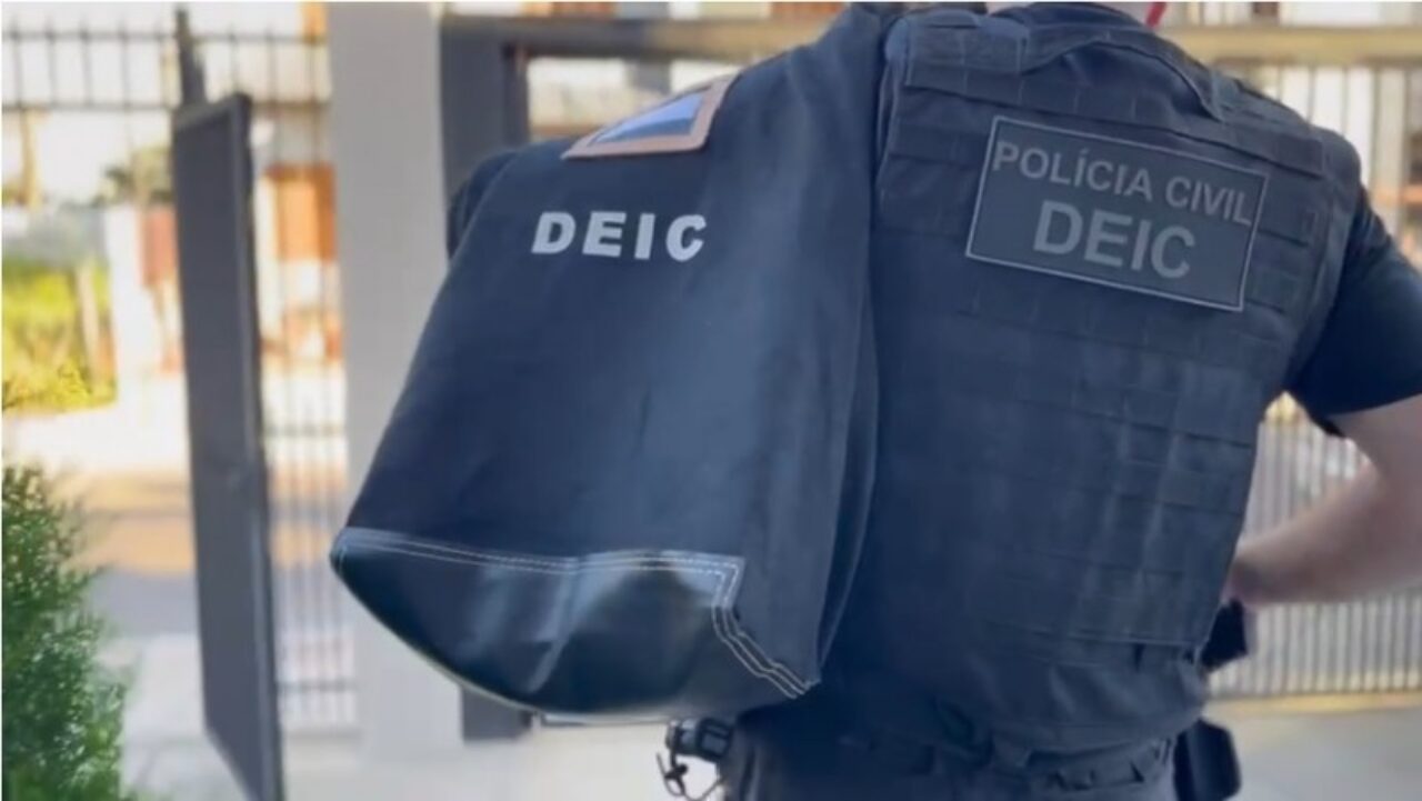 Operação Intocáveis - Polícia Civil realiza operação para apurar roubo a estabelecimento bancário ocorrido em Porto Alegre