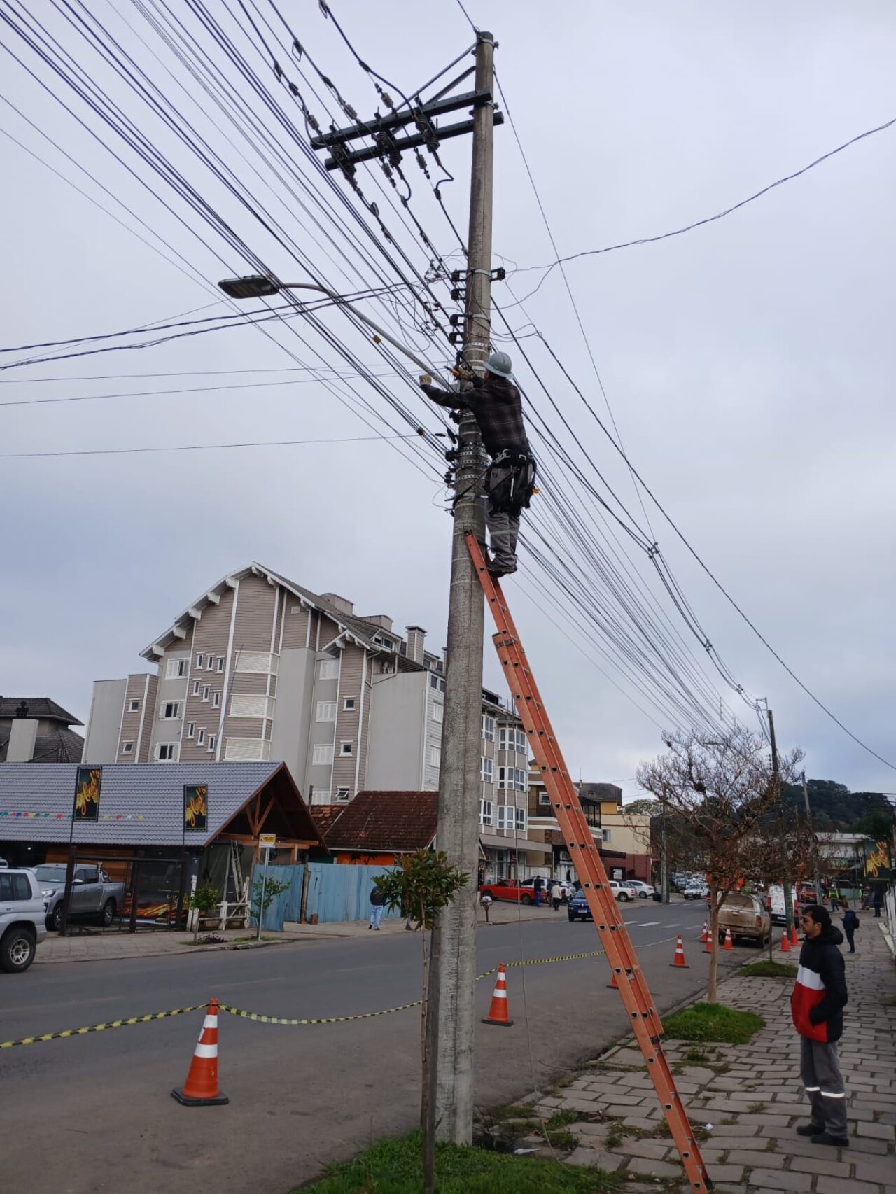 Operação Poste Limpo - Vanessa Ozório