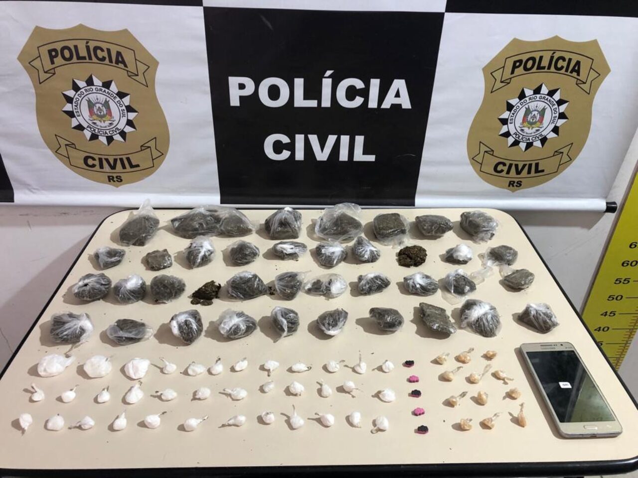 Polícia Civil apreende drogas no bairro Piratini em Gramado