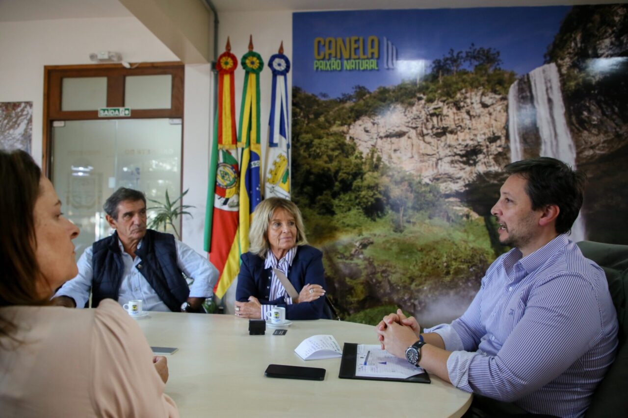 Prefeito de Canela recebe comitiva