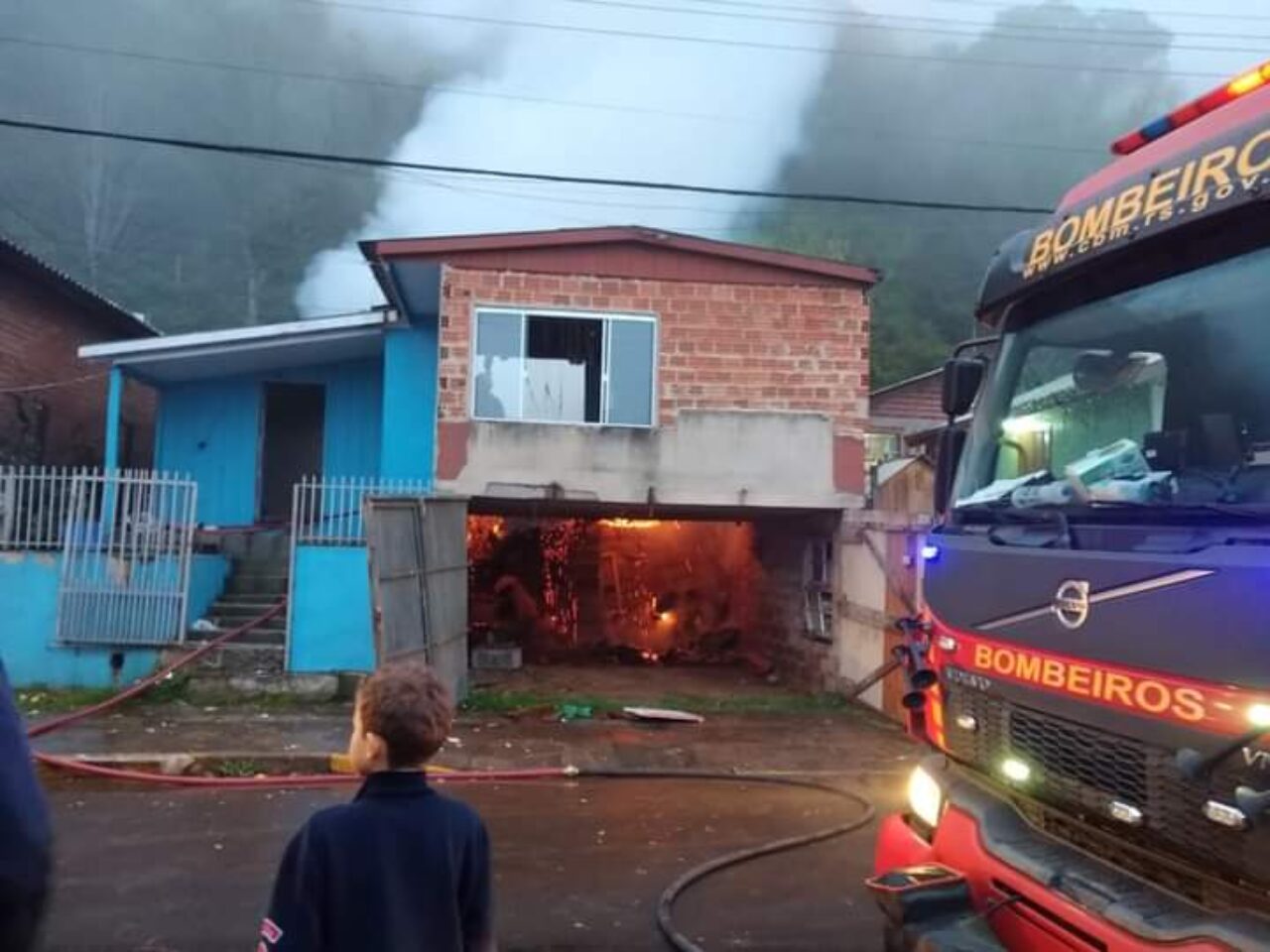 Prefeitura acompanha atendimento às famílias atingida por incêndio