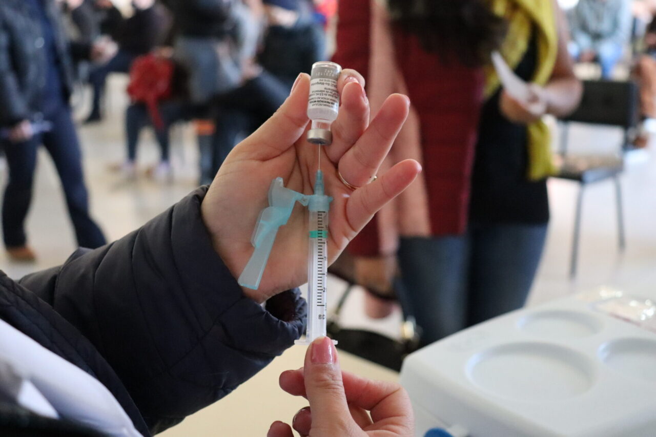 Prefeitura avança na vacinação contra a Covid-19 e imuniza pessoas com 37 anos ou mais nesta sexta-feira (1)