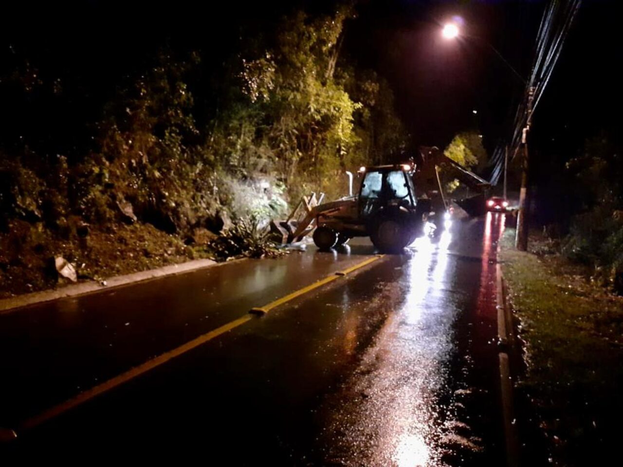 Prefeitura registra queda de barreira na Miguel Tissot