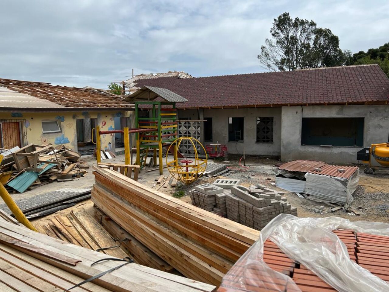 Diversas escolas passam por obras de infraestrutura.