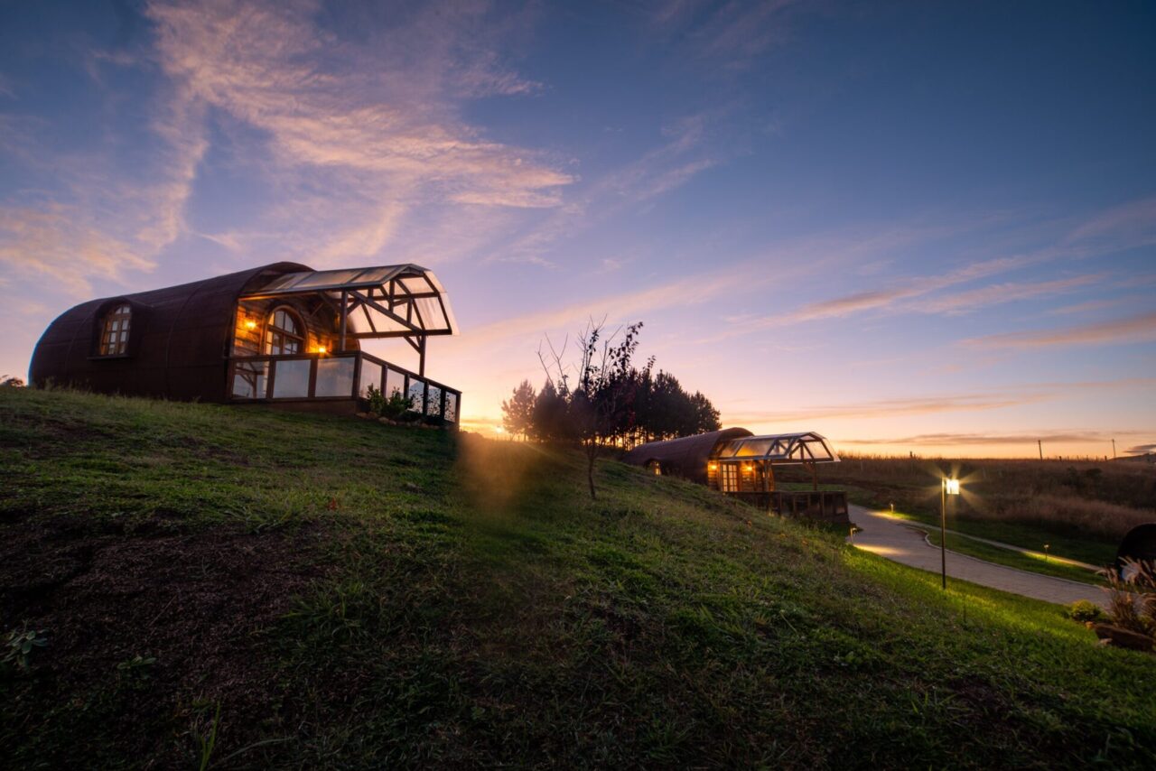 Resort gaúcho segue a tendência do turismo glamping para oferecer um patamar diferenciado em hospitalidade focado em experiência - Divulgação Divisa Resort