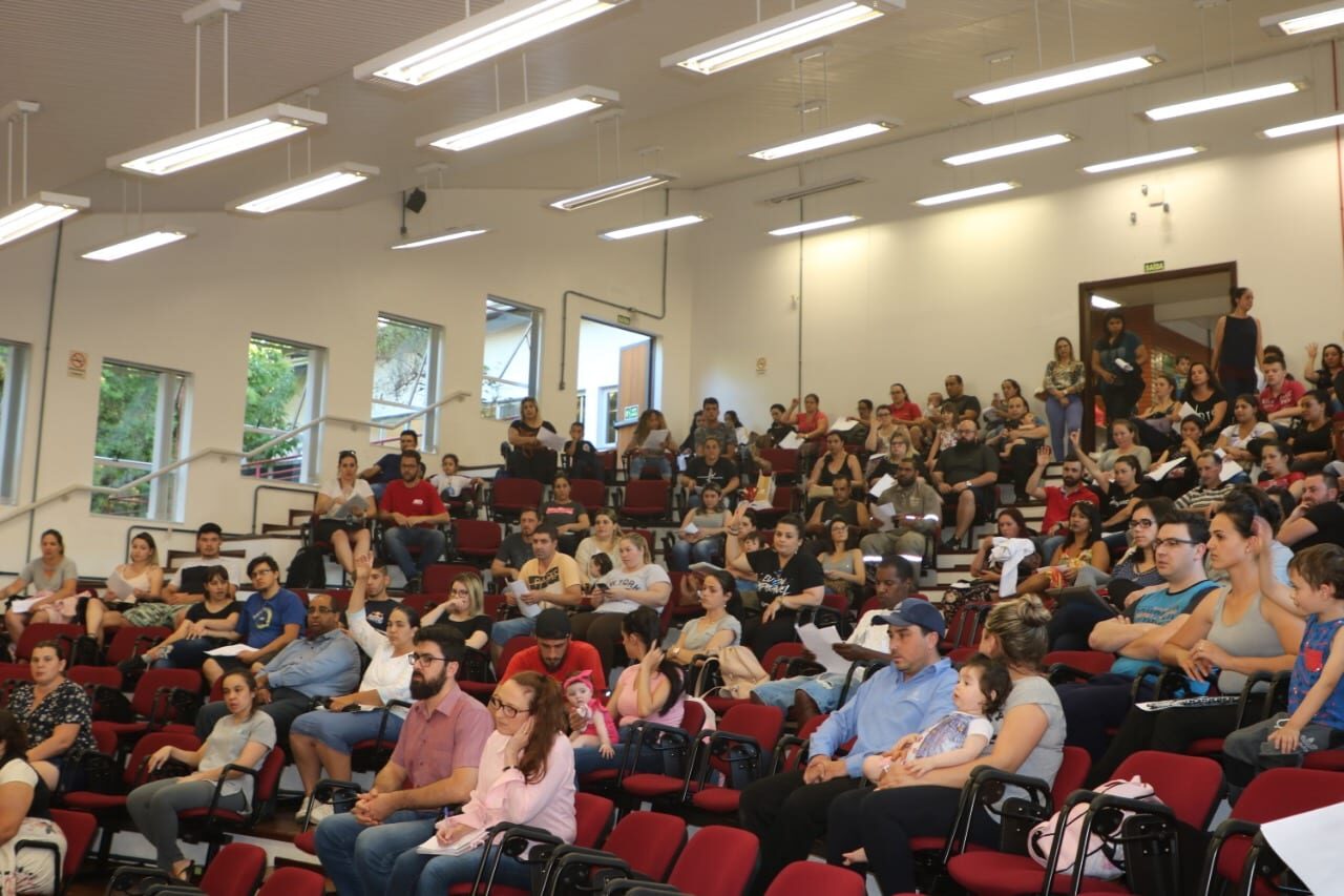 Reuniões envolvem pais de crianças que estão ingressando na Educação Infantil