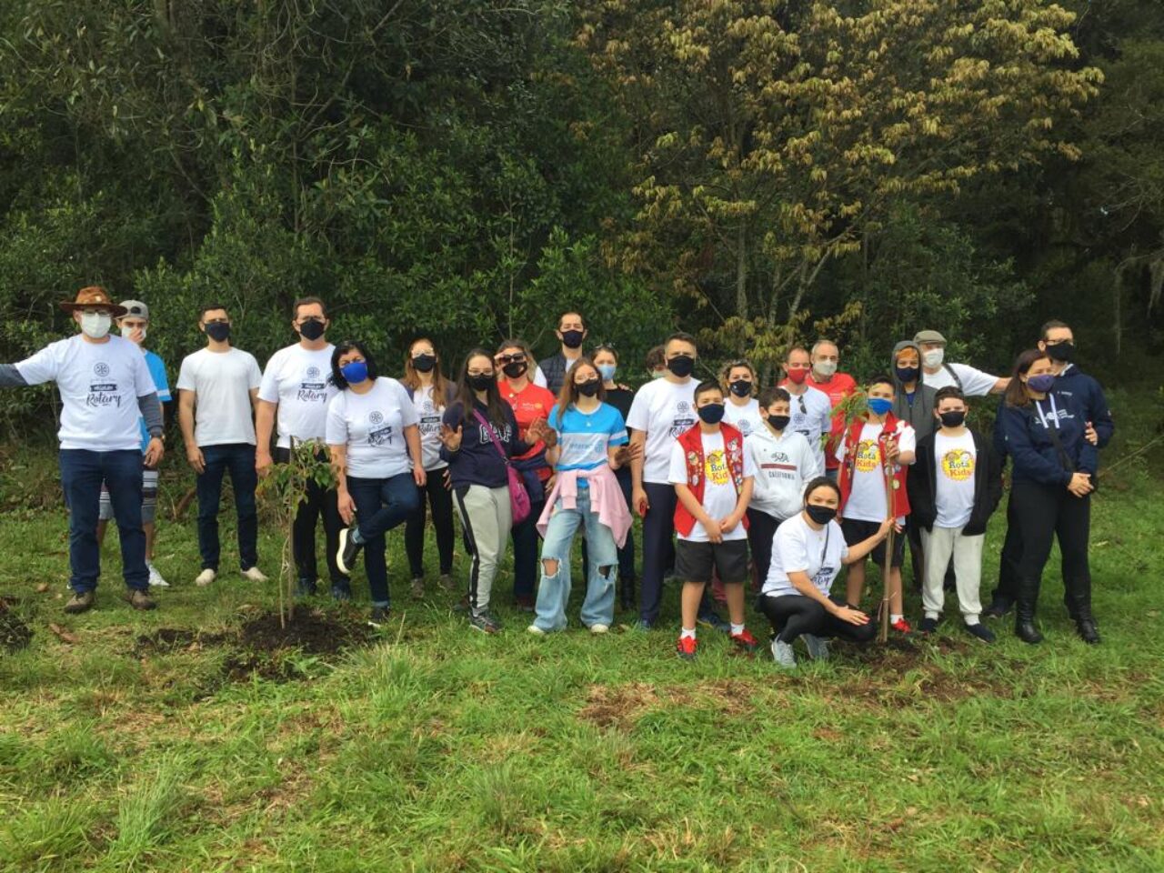 Rotary Kids Clube Inspiração comemorou o dia da árvore em ação de plantio no Parque do Palácio