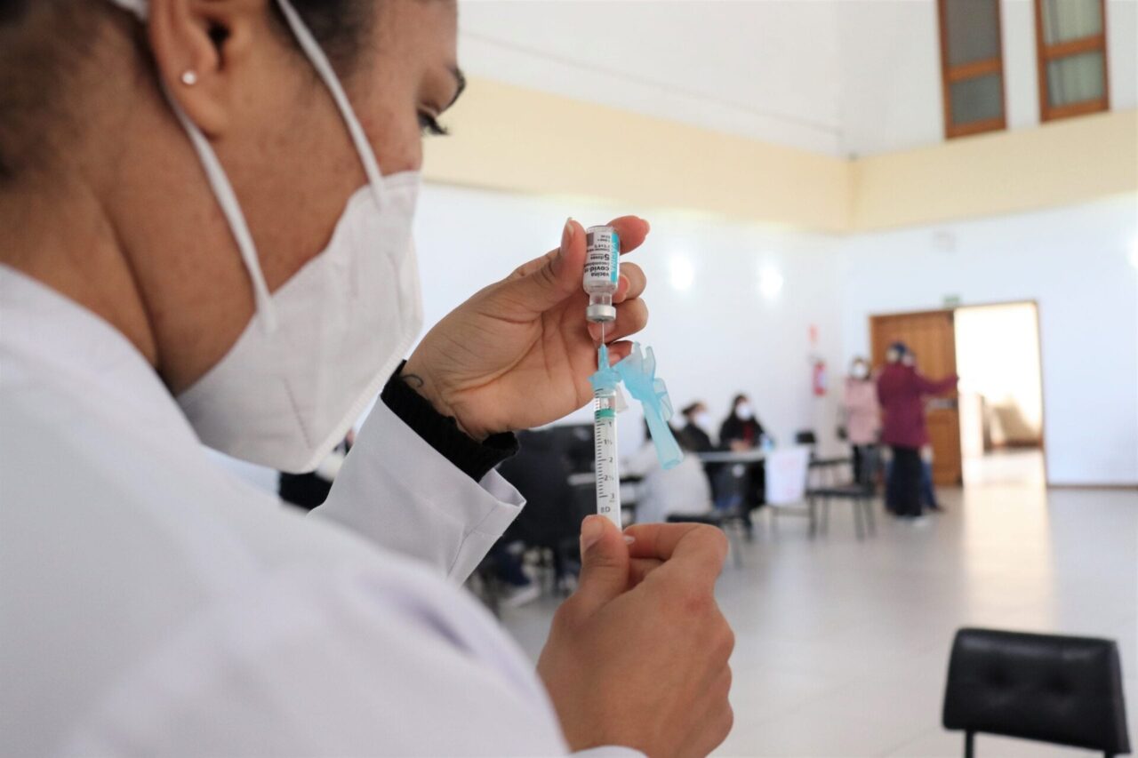 Secretaria da Saúde aguarda chegada de novas doses para retomar a vacinação