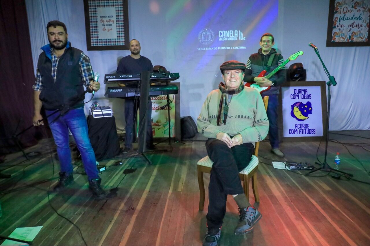 Sexta Live Show será animada pelo conjunto ACR3