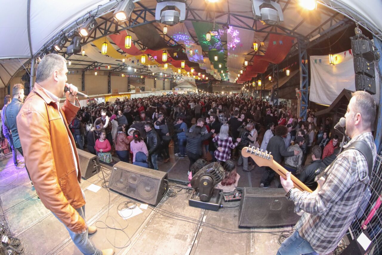 04_08_2019_26FestadaColonial Canela_Apresentacoes e Publico. Foto Cleiton Thiele/SerraPress
