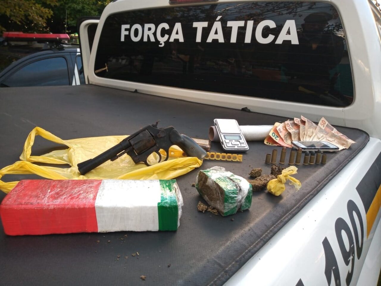 Traficante é preso com arma e 700 gramas de maconha no bairro São Rafael