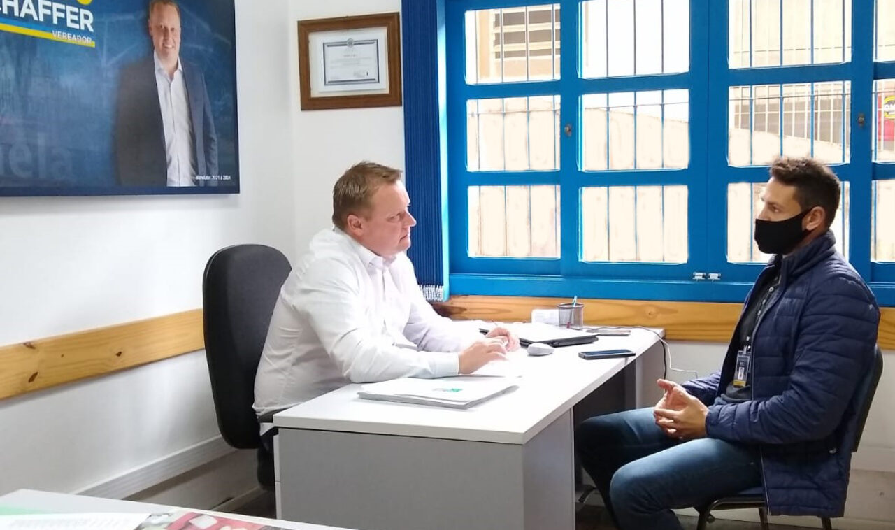 Vereador Alfredo Schaffer recebe representante da Rek Parking e cobra demandas da comunidade