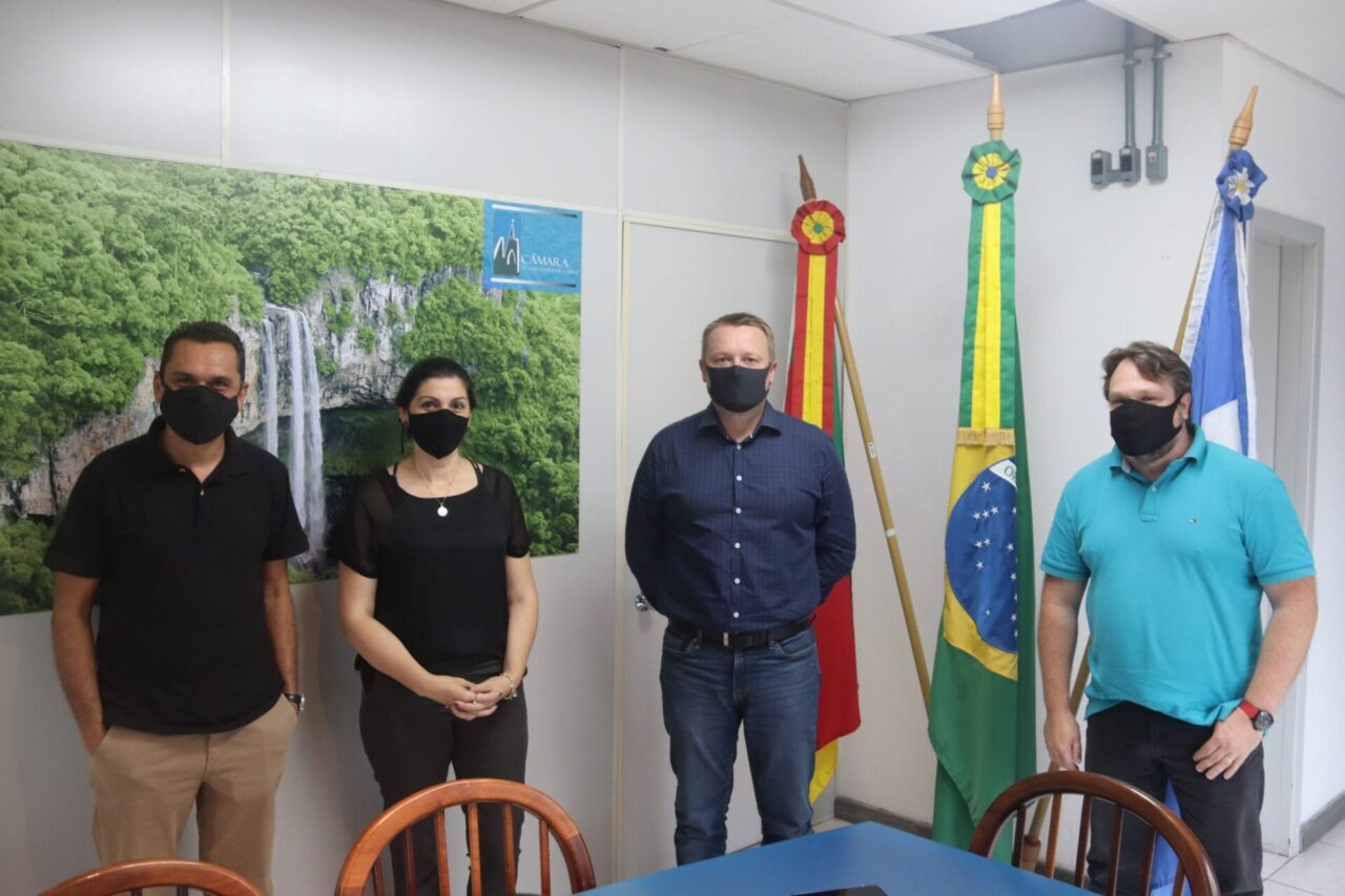 Vereador Alfredo Schaffer recebe representantes do Convention & Visitors Bureau da Região das Hortênsias
