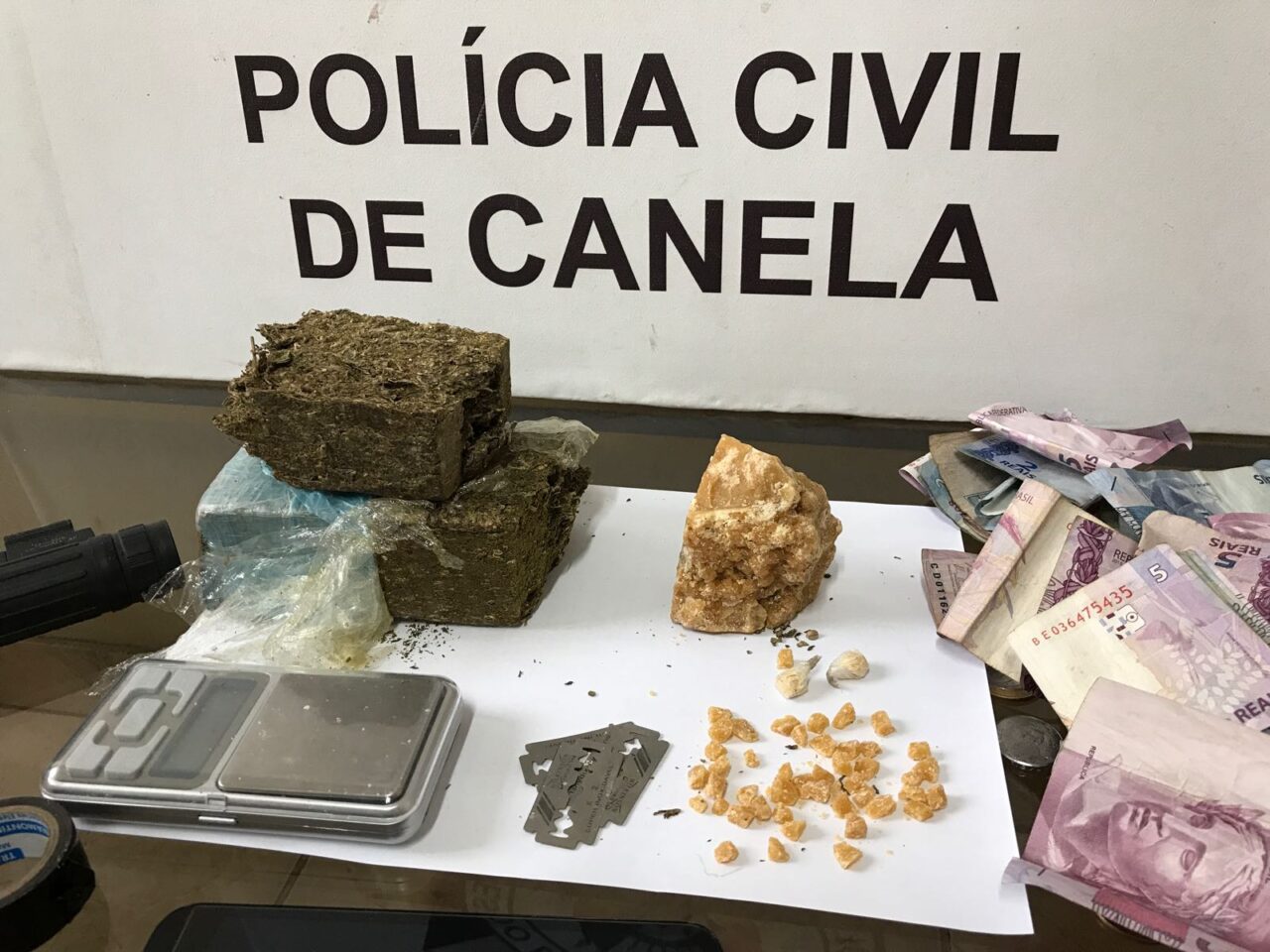 800 pedras de crack apreendidas e 600g de maconha