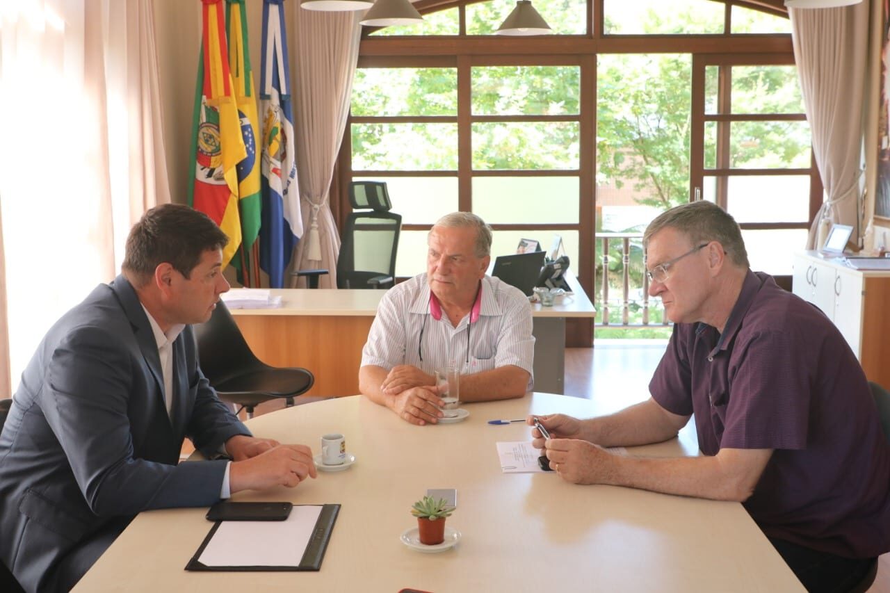 Finamor, Constantino e Jackson Müller