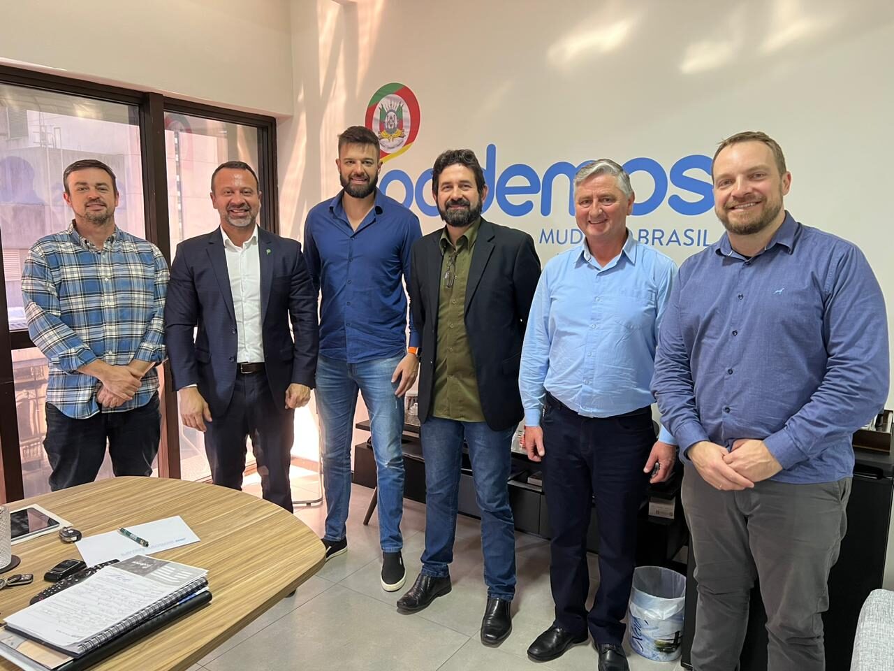 Mauricio Dziedricki, ex deputado federal e atual suplente, Everton Braz, presidente estadual, Athos Cunha, presidente do Podemos Canela, Cláudio Casagrande, Nilton Germano e Jacó Schaumloeffel, Coordenador regional  do Podemos
