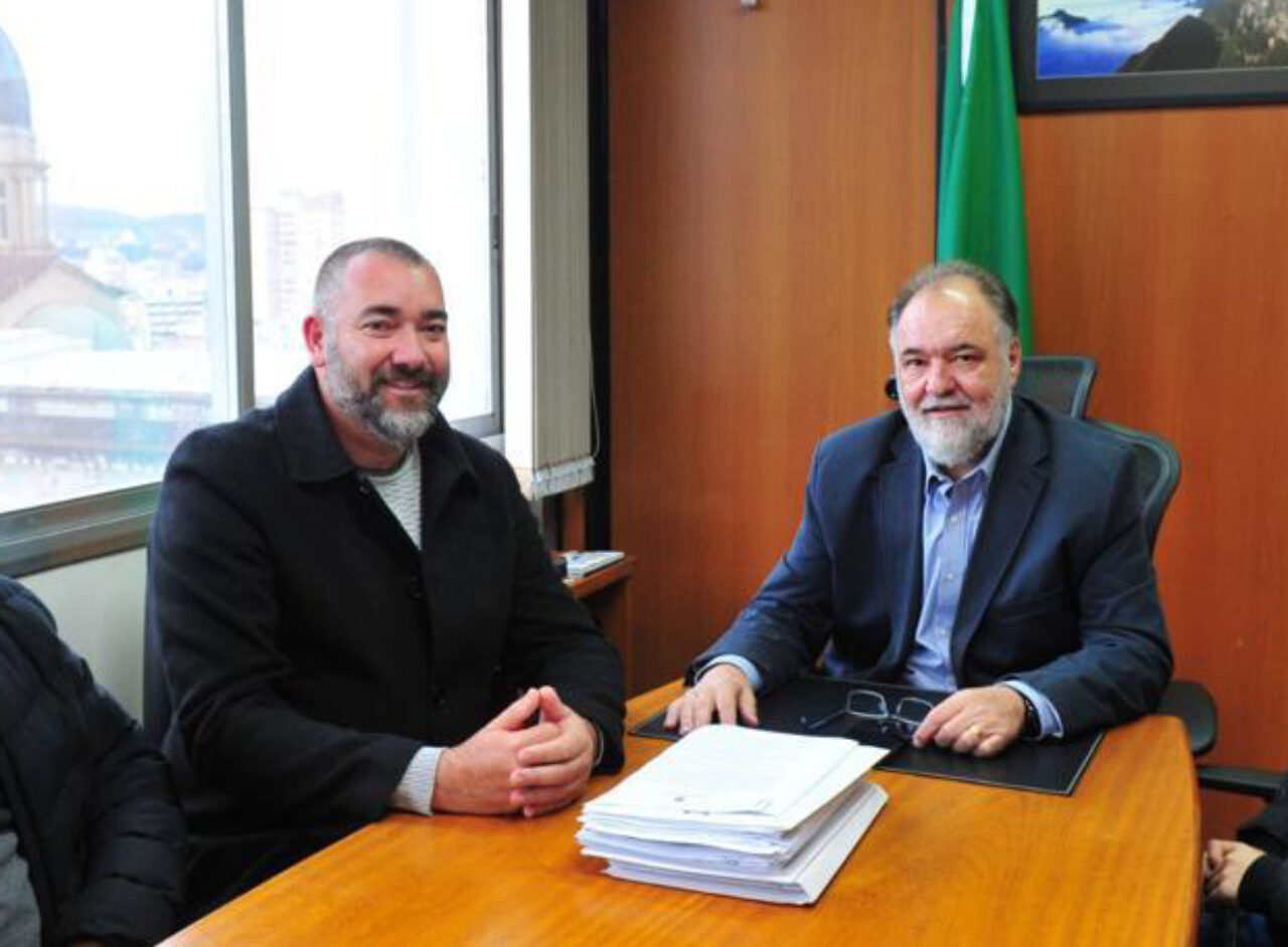 Marcelo Savi e o deputado Carlos Burigo