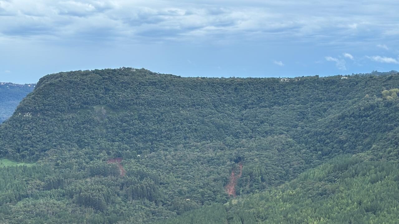 Deslizamentos de terra na localidade do Chapadão