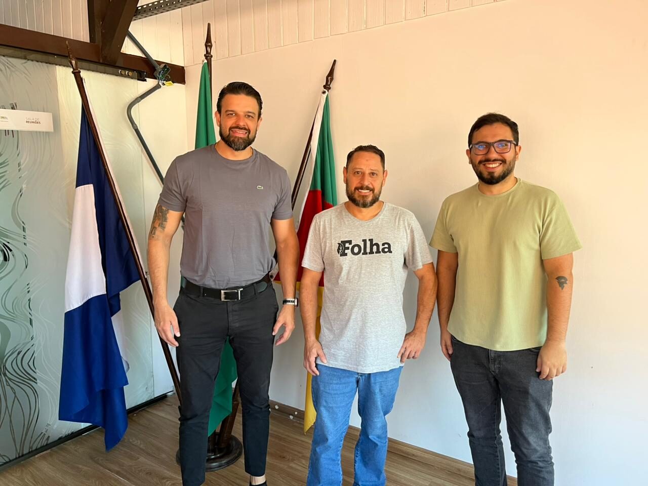 Aproveitei para conhecer o novo espaço, acompanhado do secretário de Turismo e Cultura, Athos Cunha, e o secretário adjunto, Jaison Remonti
