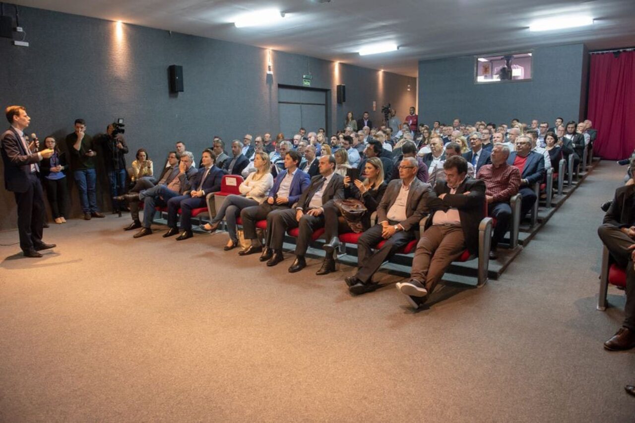 Lideranças de diversas cidades da Região estiveram no encontro