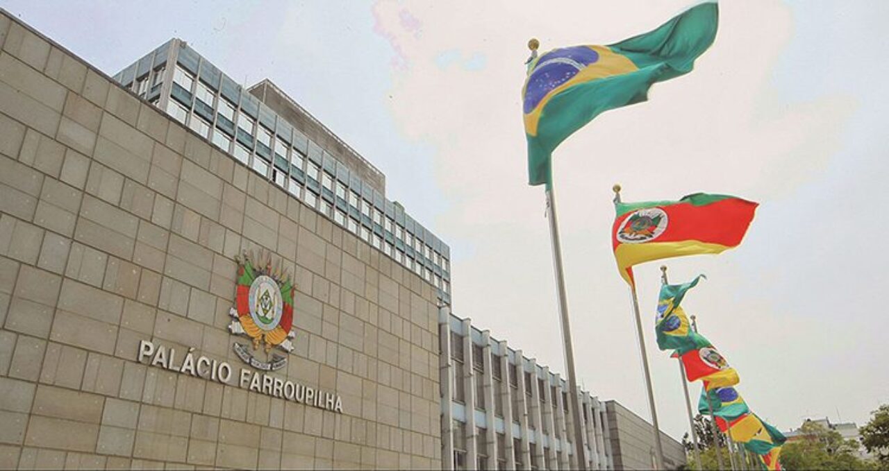 A resolução previa que a cota básica mensal, disponível para cada parlamentar, fosse de R$ 14,8 mil para R$ 32,2 mil, em um aumento de aproximadamente 120%
