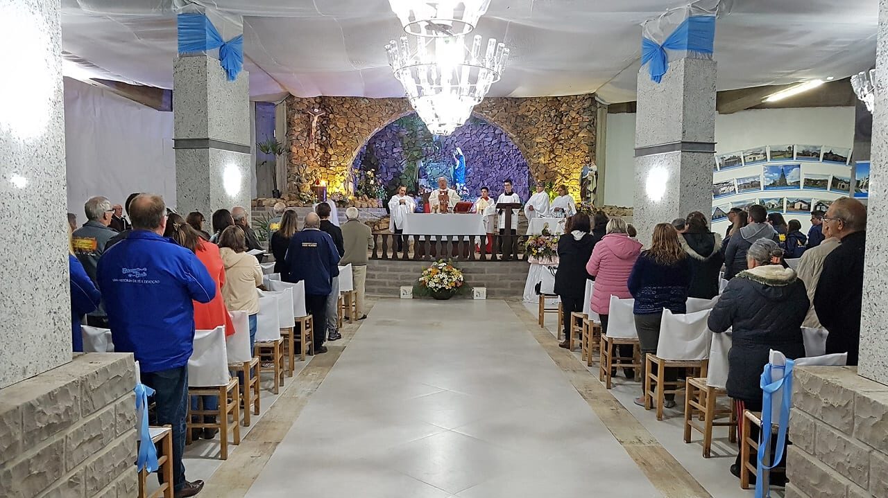 Missa presidida pelo Bispo Diocesano D. Zeno Hastenteufel
