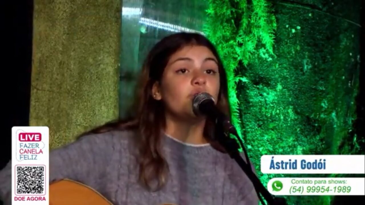 Foto: Reprodução - Ástrid Godói chamou atenção pelas canções autorais