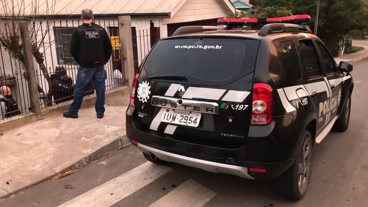 dois presos malote mercado