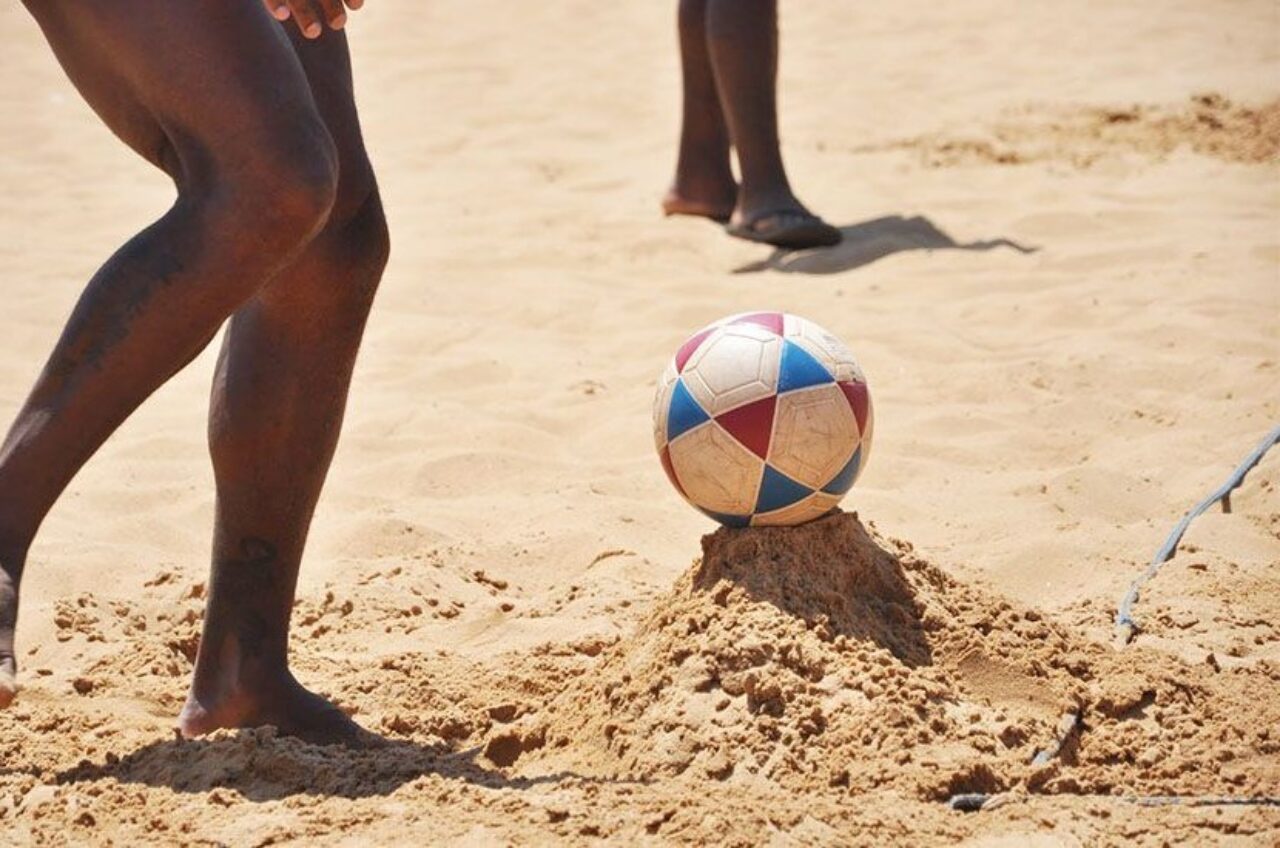 futvolei-bola
