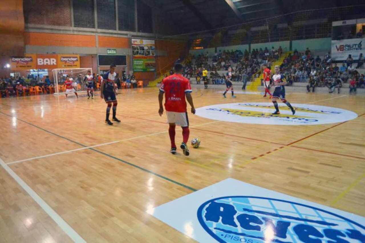 Ginásio de Esteio recebe jogos do estadual de Futsal e recentemente recebeu Campeonato Nacional de Sumô