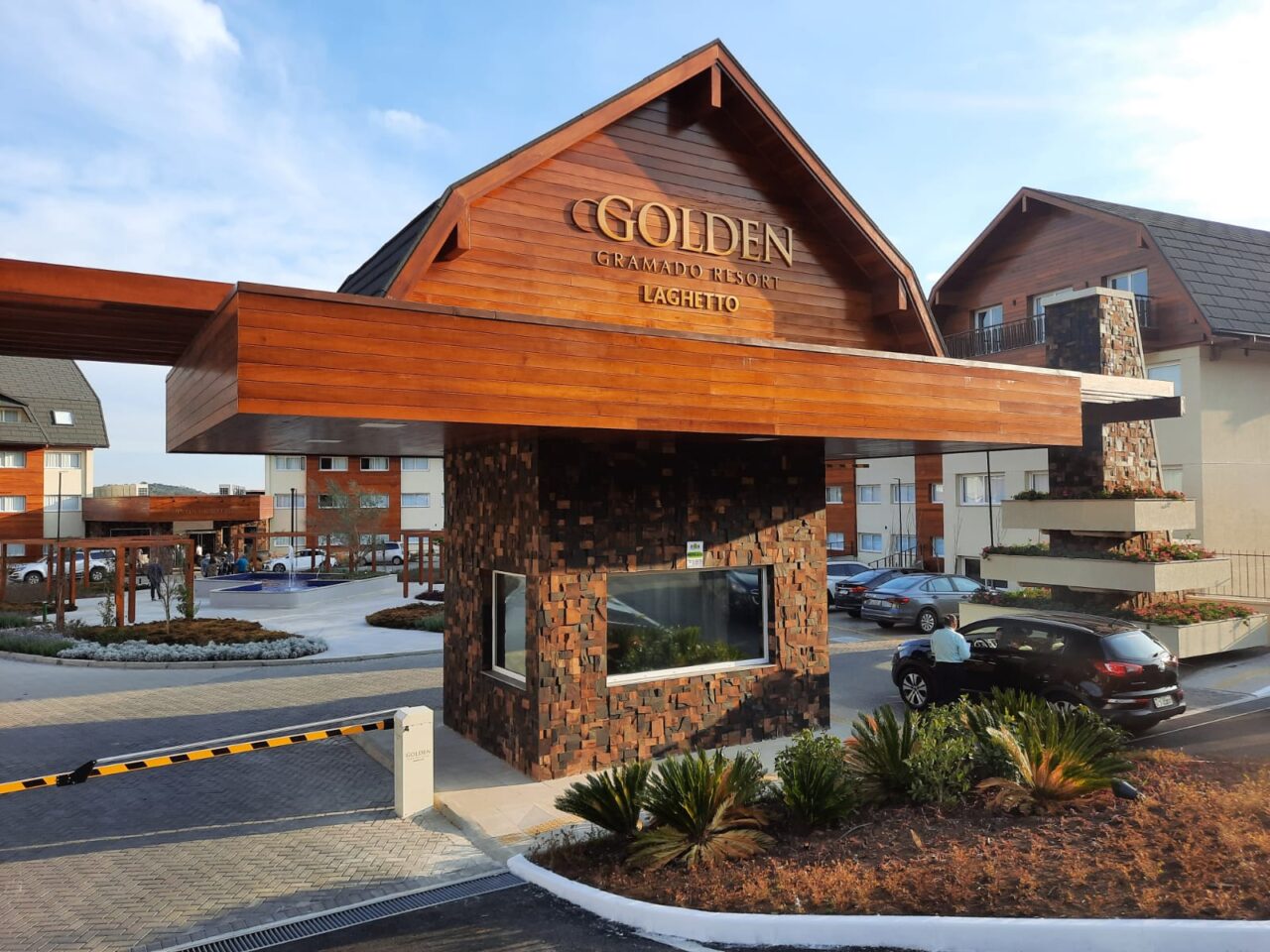 golden fachada