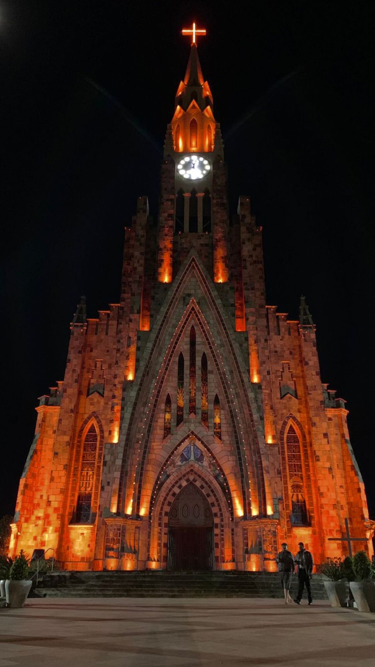 Catedral esteve iluminada em laranja durante toda a semana em alusão a data.
Foto: Isabelle Seibt